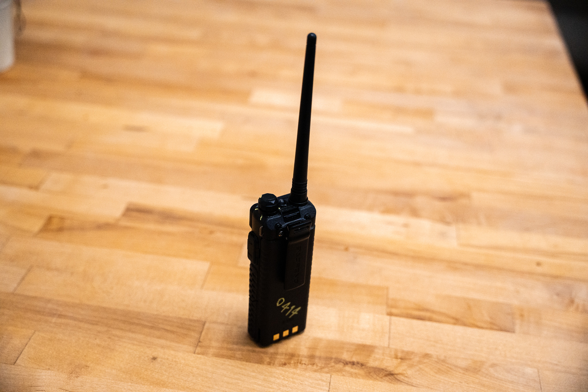 Alternate view of Baofeng UV-5R radio kit